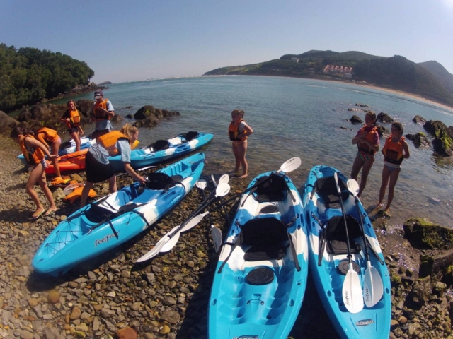 kayaks teambulding