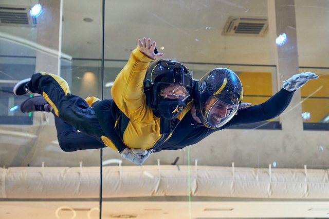  Flying in company in the wind tunnel 
