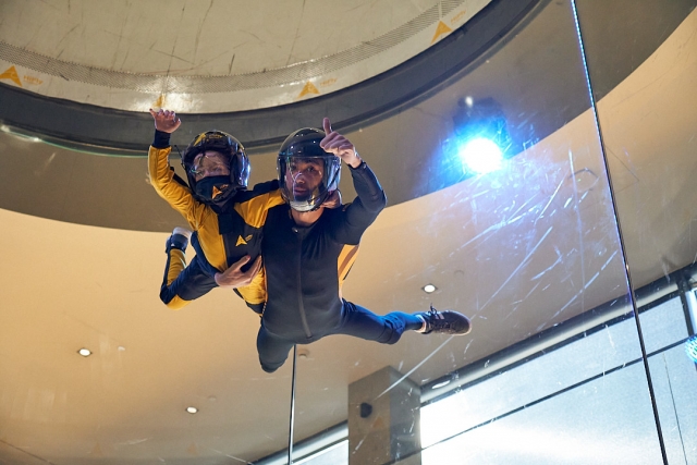  Flying with the instructor in the wind tunnel