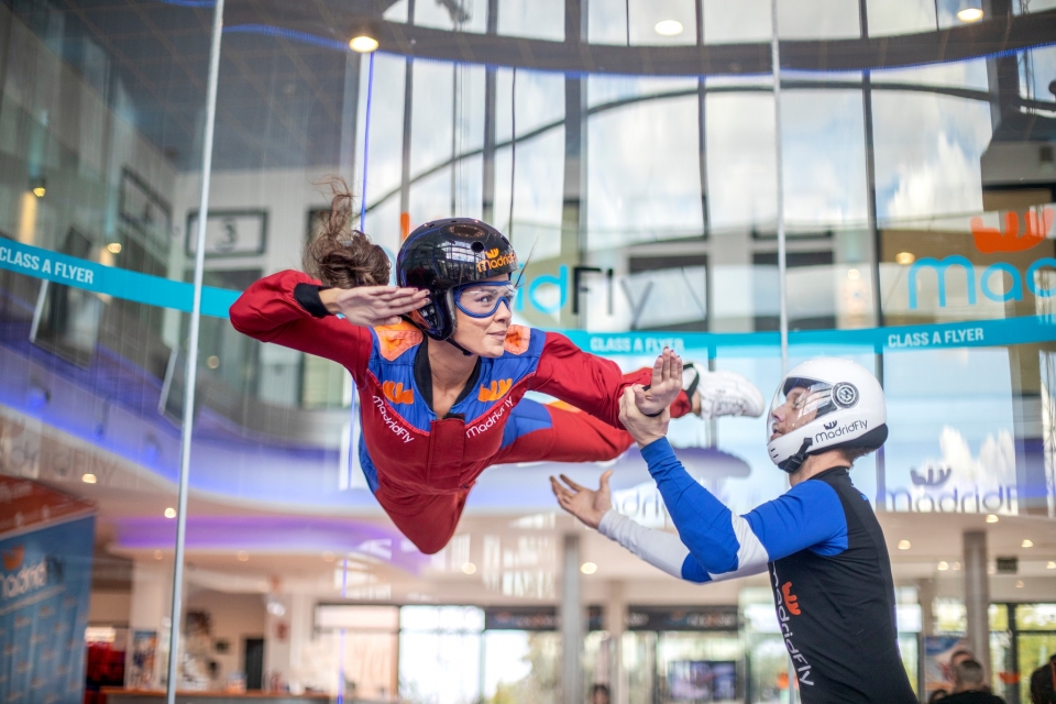 Instructor de túnel con participante