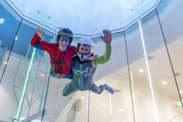  Spiderman im Windkanal 