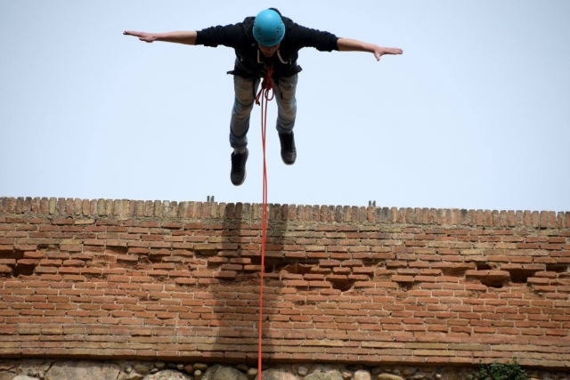 Salto puenting de cabeza