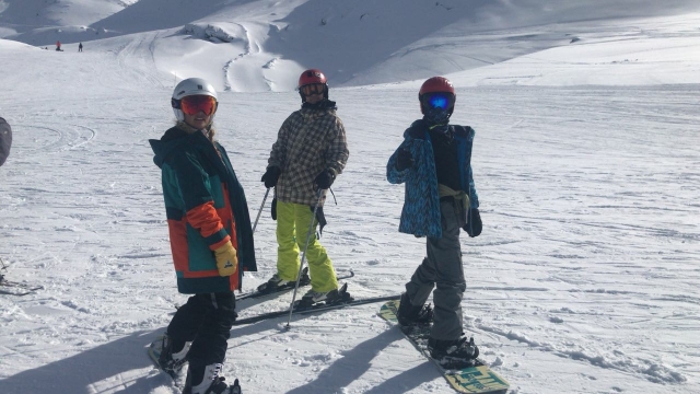Skier dans la Sierra Nevada 
