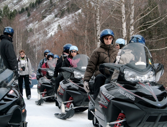 Motoslitta di gruppo attraverso Montgarri 
