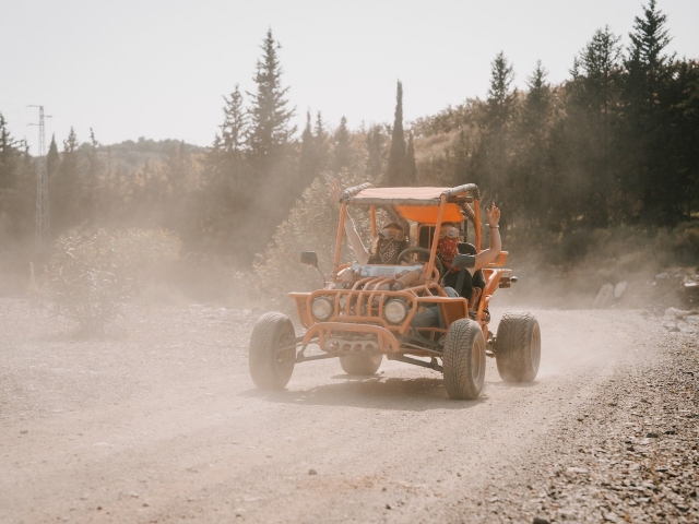 Buggy en sendero offroad