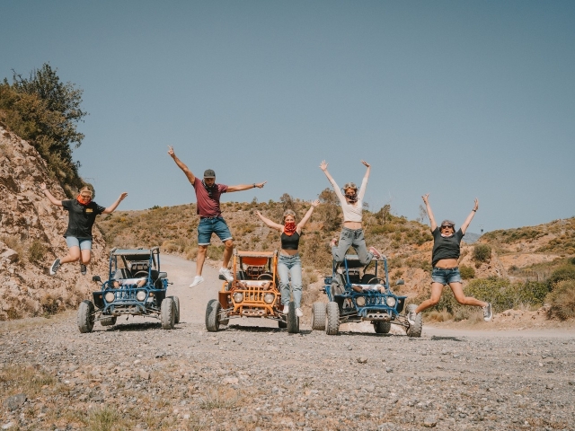 Salida de grupo con buggies