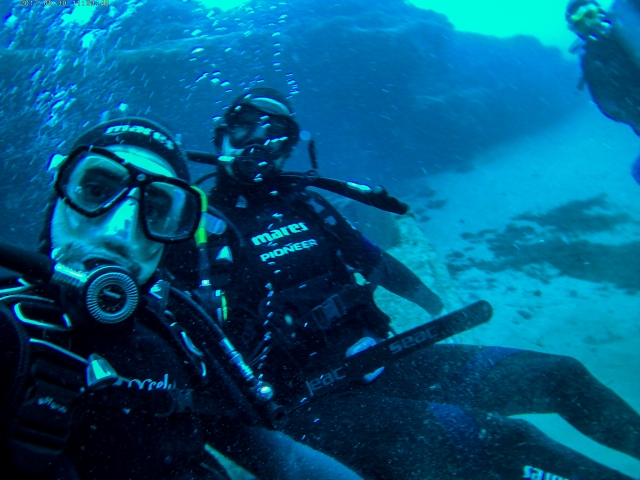  Seduti sul fondale durante l'immersione 