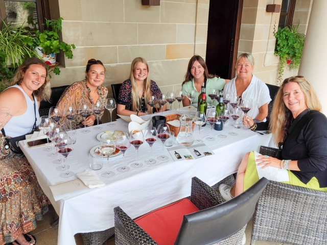  Wine tasting with aperitif 