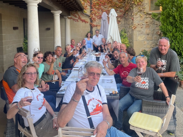 Cata de vinos en grupo