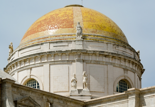  Visita guiada e entrada aos monumentos de Cádiz 
