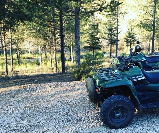 Quad biplaza en la sierra