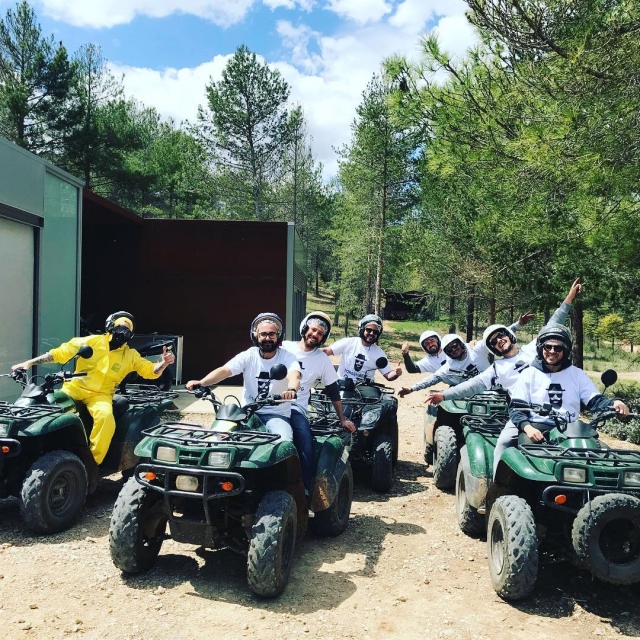 Salida de amigos en quads biplaza