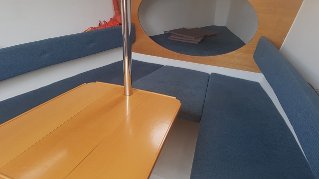  interior do barco de curso 