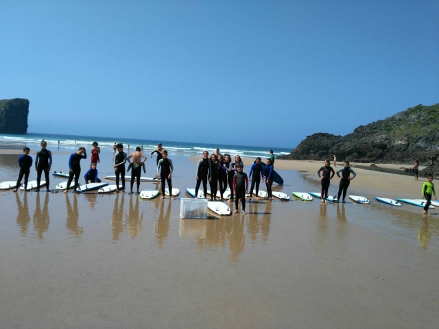  Cours de surf pendant le camp 