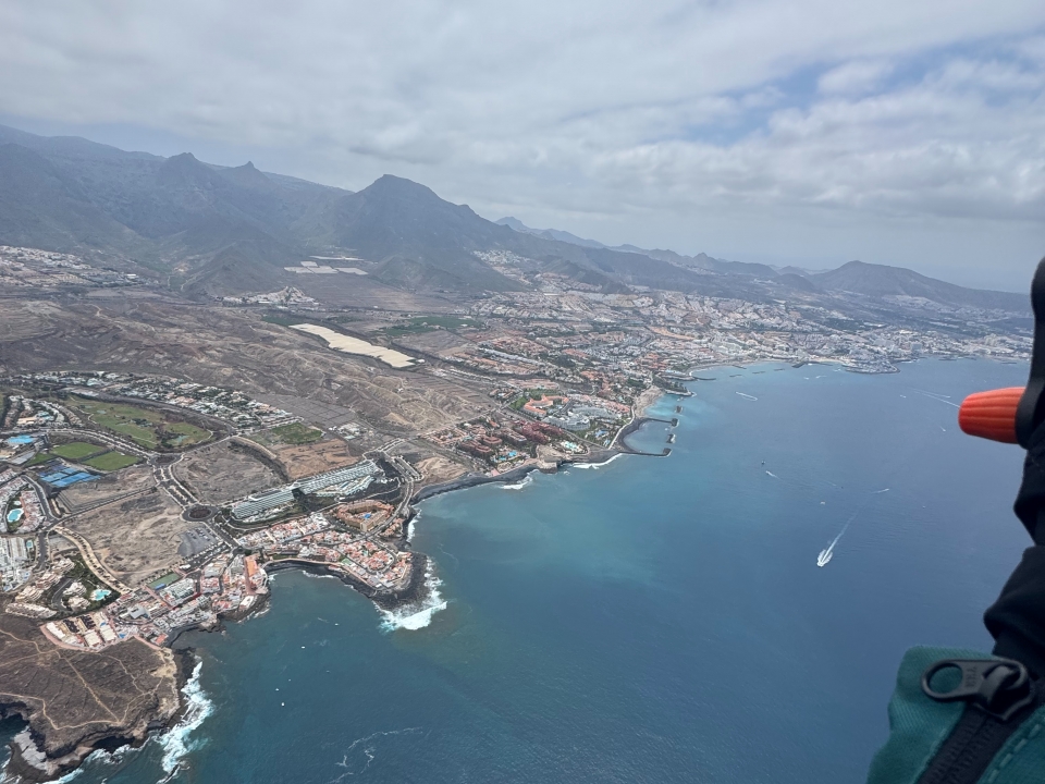  Über Costa Adeje fliegen 