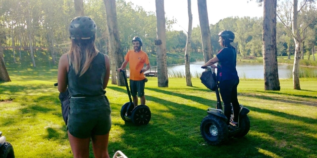 Insieme alla guida sui segway