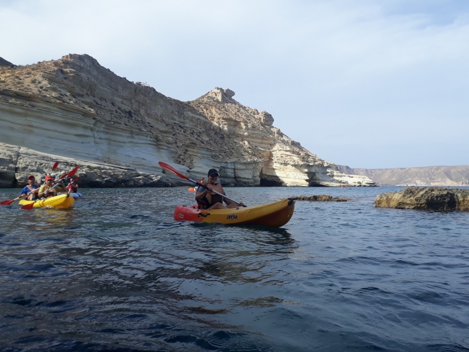  Segeln Sie mit einem Kajak durch das Mittelmeer