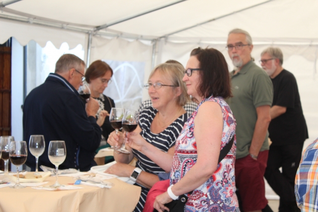 Almuerzo y cata de vinos en la bodega de Alora