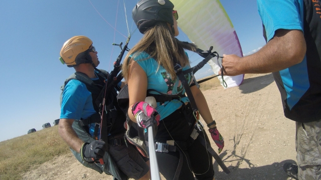  Starting the paragliding experience in Madrid 