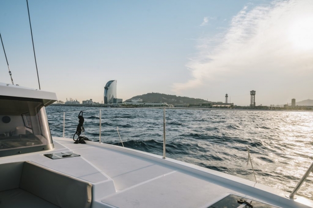 Barcelona al fondo