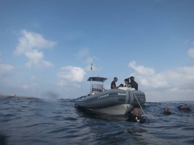 Paseo en barca con momento de snorkel en Tarragona