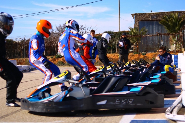  Pilotos prontos para largar a corrida 