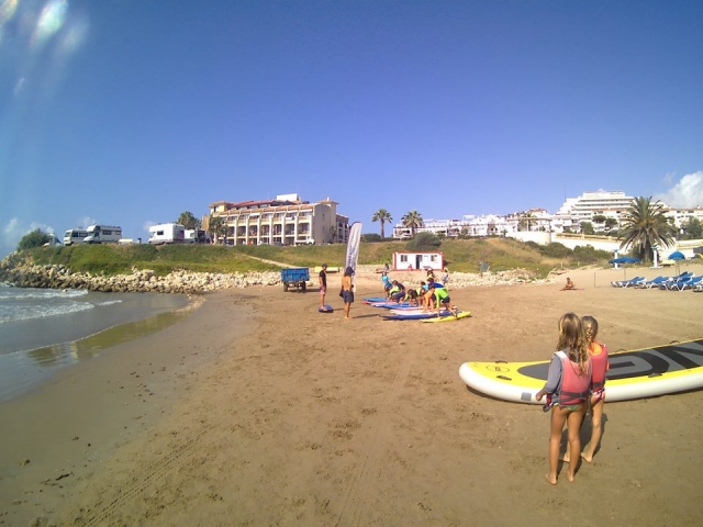  Cours de surf adaptés à chaque âge 