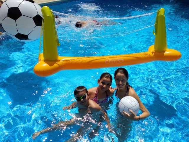  Spiele im Pool 
