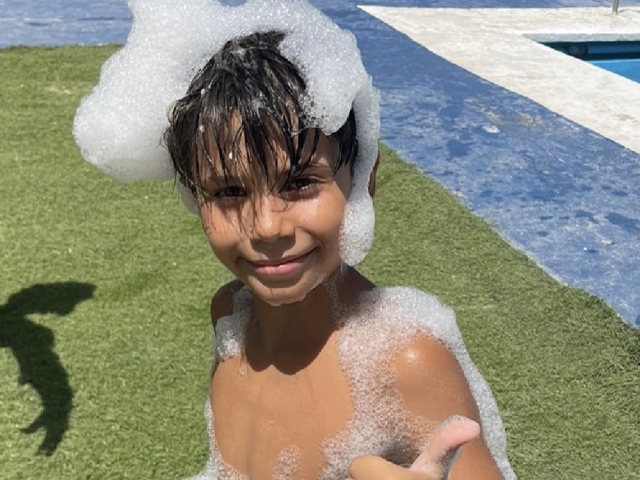  Enfant à la Foam Party 