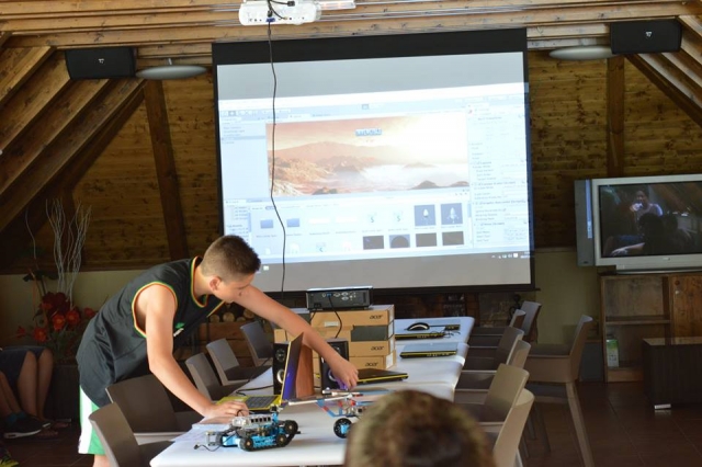  Présentation de projets au camp technologique 