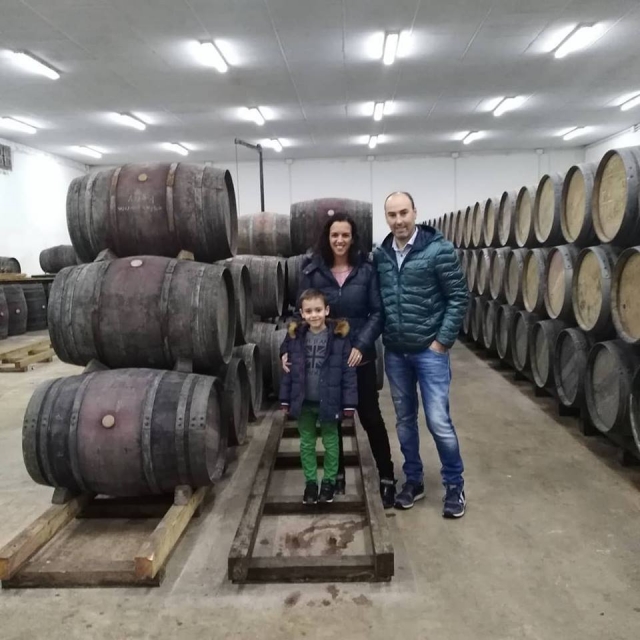  Visite familiale à la cave 
