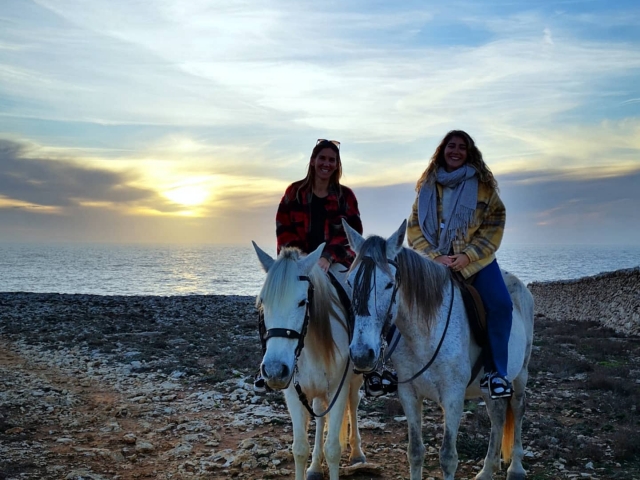  Passeggiate a cavallo lungo la costa minorchina 