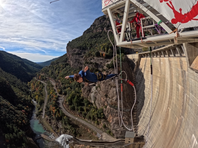Bungee Jumping e vídeo Llosa del Cavall 122 metros