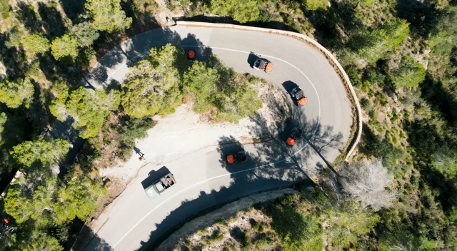  乘坐越野车探索马略卡岛的内部 