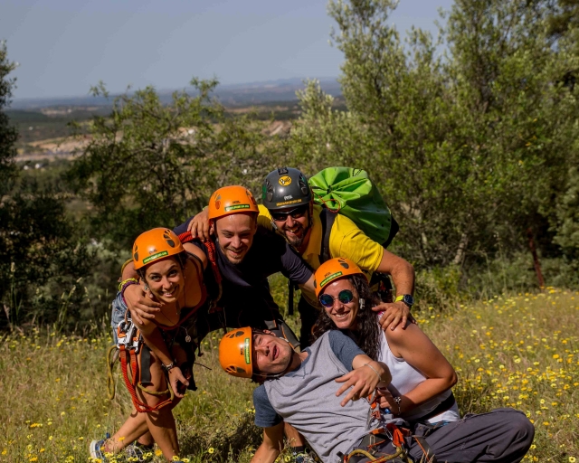 Amigos durante a via ferrata 