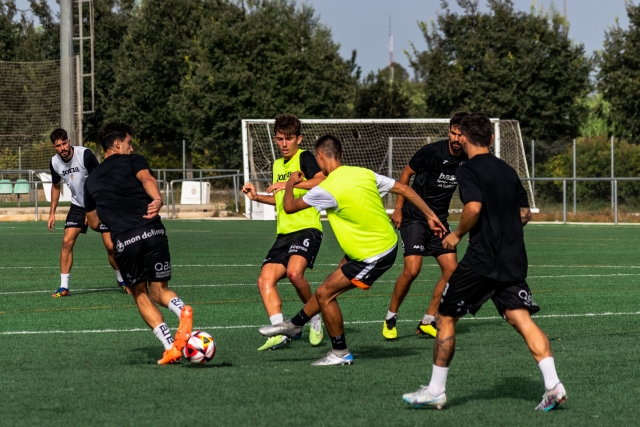  Apprentissage du football à Enguera