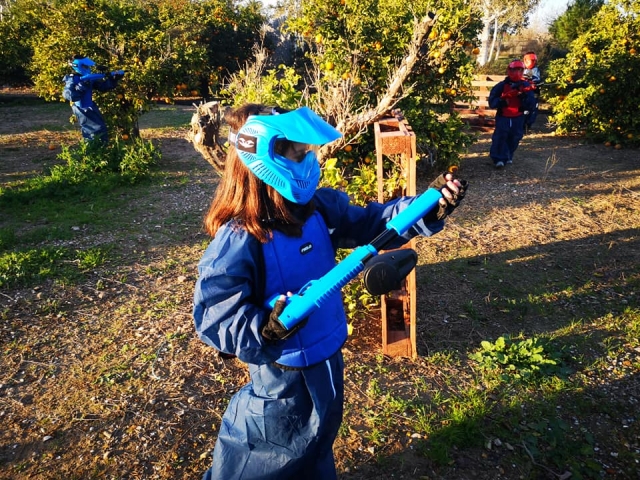  营地内儿童彩弹射击 