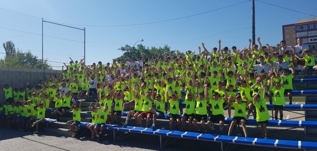  Alle Studenten des Fußballcampus 