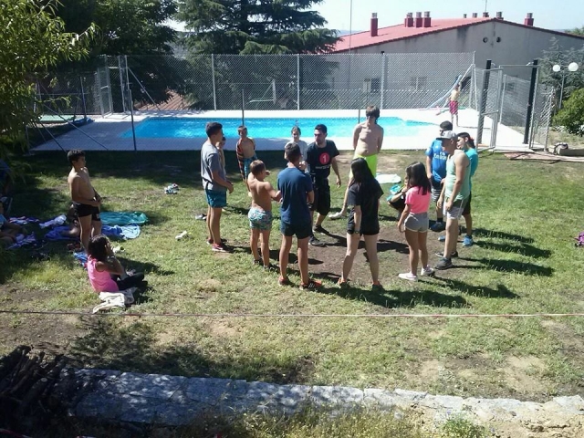  Jogos na piscina do acampamento - 999 - Oficinas de acampamento em Collado Villalba 