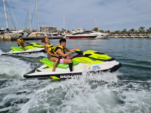 Paseo en moto de agua