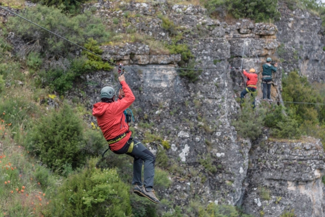  瓜达拉哈拉铁索攀岩 (Vía Ferrata Guadalajara) 的高空滑索 