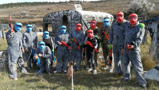 Dos equipos rojo y azul
