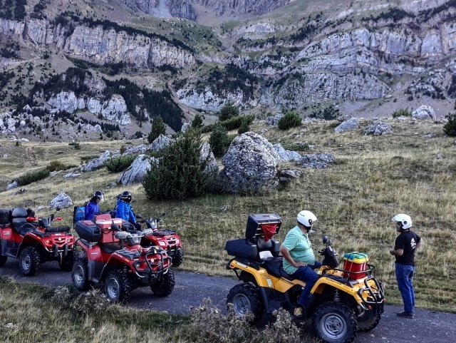  Diversão com quadriciclos no vale de Tena 