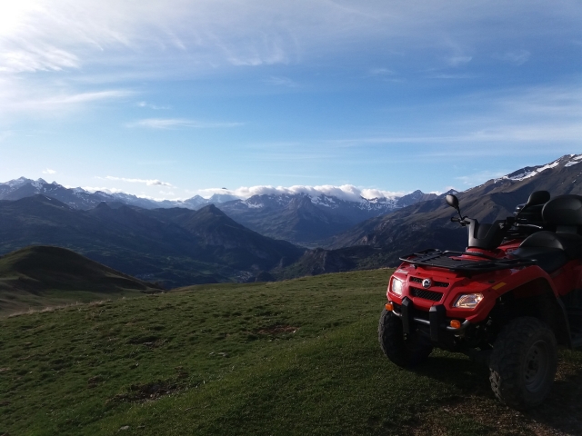 Skyline de montañas en Huesca