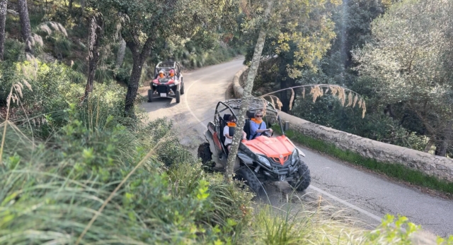  Cala Mandia en buggy 
