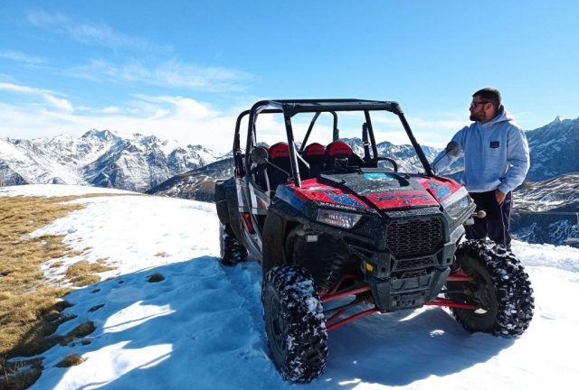  Buggy in la neve dei Pirenei aragonesi 