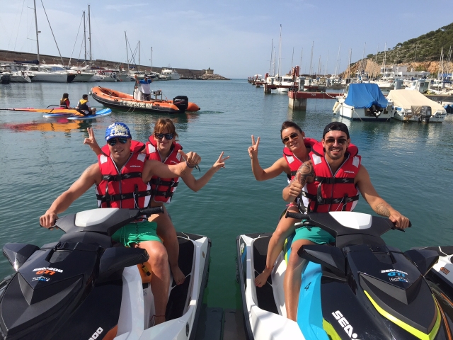 Jet ski biplaza en el Mediterráneo
