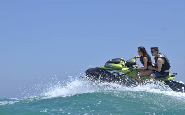 Navigare nel Mediterraneo in moto d'acqua 