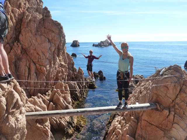  Cruzando a ponte via ferrata 