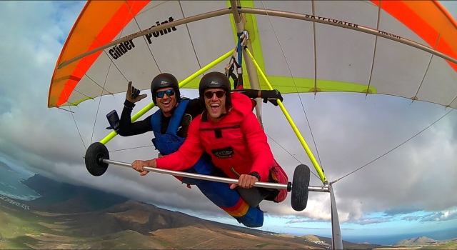 Volando sobre Lanzarote en ala delta